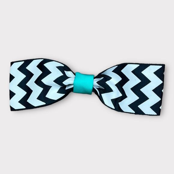 Vintage Other - Chevron Turquoise and Black Hair Bow Clip | OS